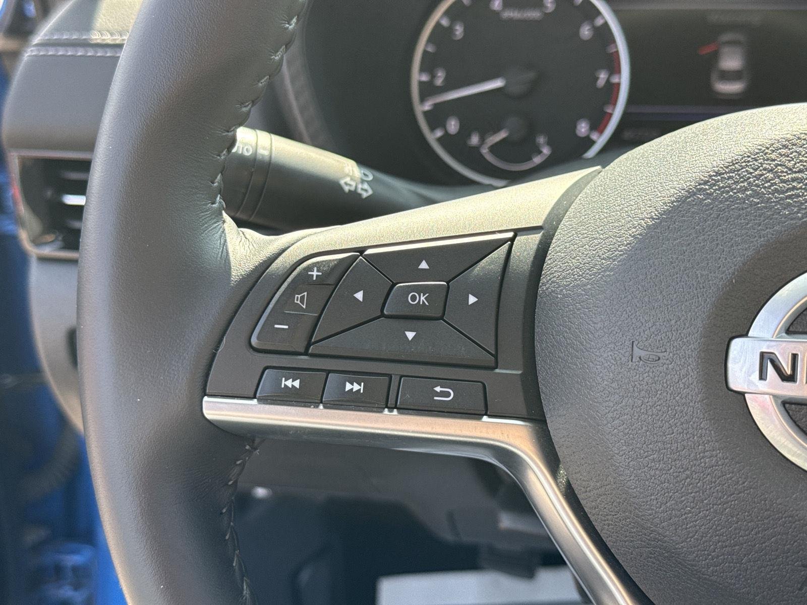 Used 2020 Electric Blue Metallic Nissan SV image 10