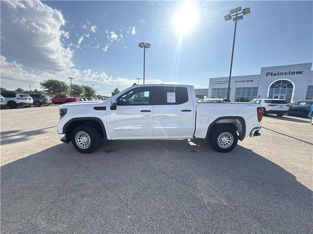 Used 2025 Summit White GMC Pro 4x4 Crew Cab 6.6 ft. box 157 in. WB image 4