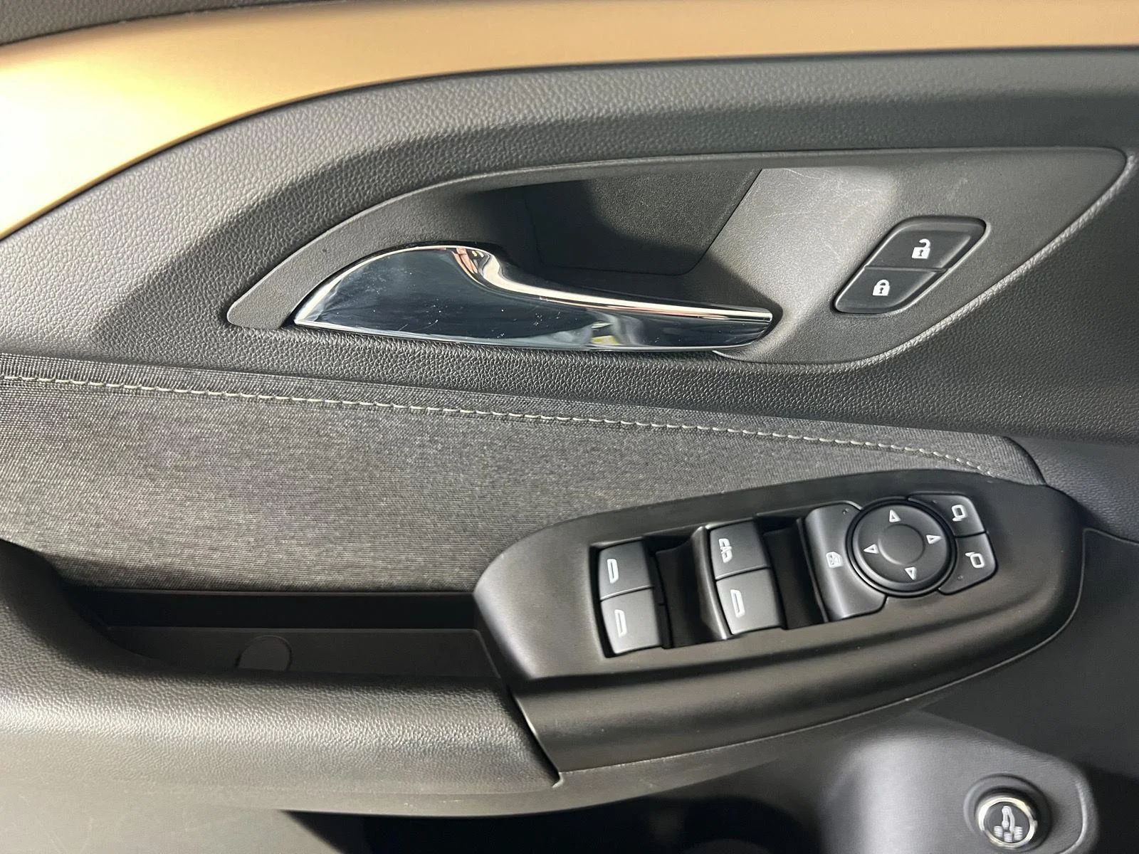 Used 2023 Sterling Gray Metallic Chevrolet ACTIV image 7