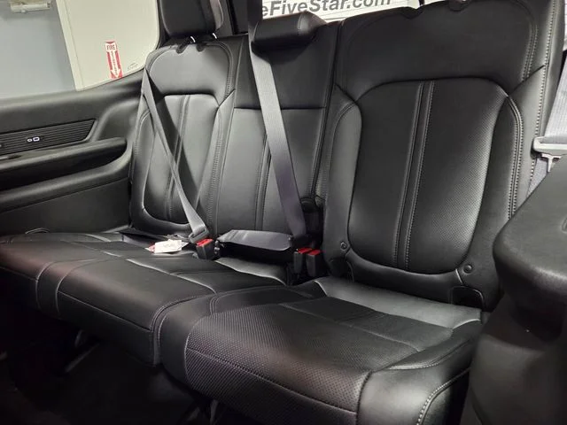 New 2026 High Gloss Black Exterior Paint Jeep Limited Altitude image 9