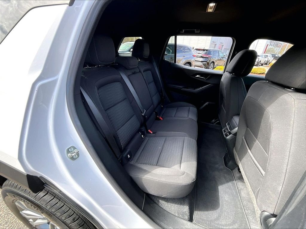 Used 2025 White Chevrolet LT image 16