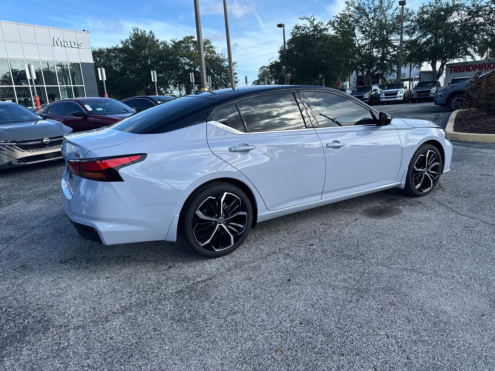 New 2026 Gray Nissan 2.5 SR image 10