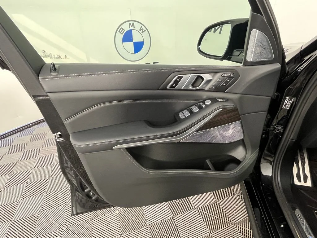 Certified Used 2025 Black Sapphire Metallic BMW M60i image 25