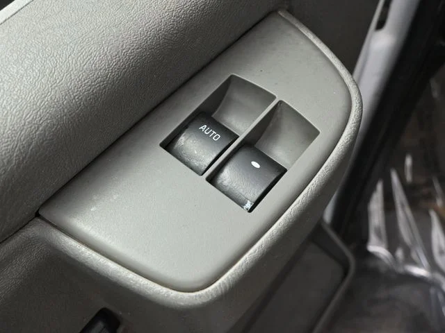 2017 Chevrolet Express Passenger LS - Photo 19