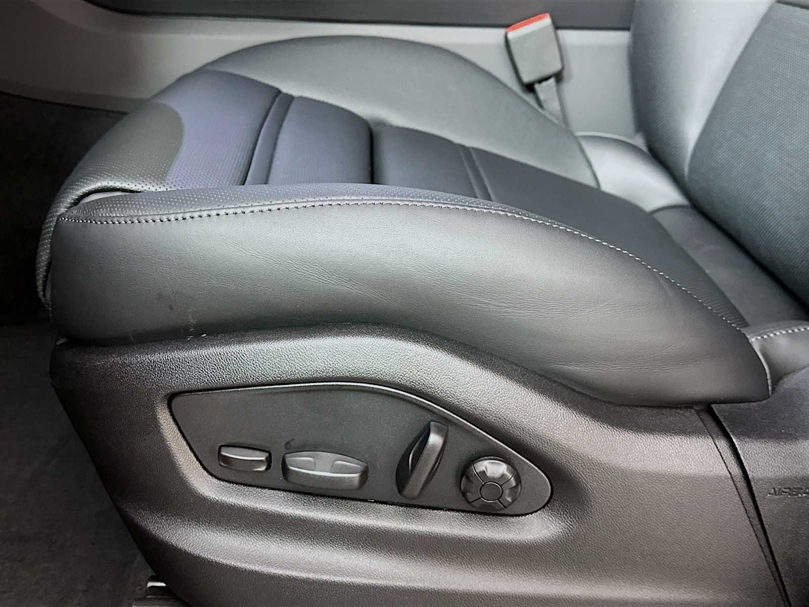 2026 Porsche Cayenne Coup E-Hybrid - Photo 13