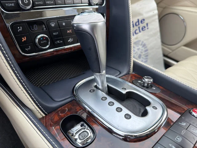 Used 2014 Blue Bentley W12 image 32