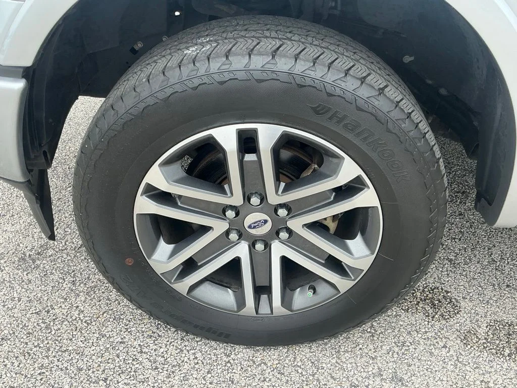 Used 2020 Silver Ford XLT image 34