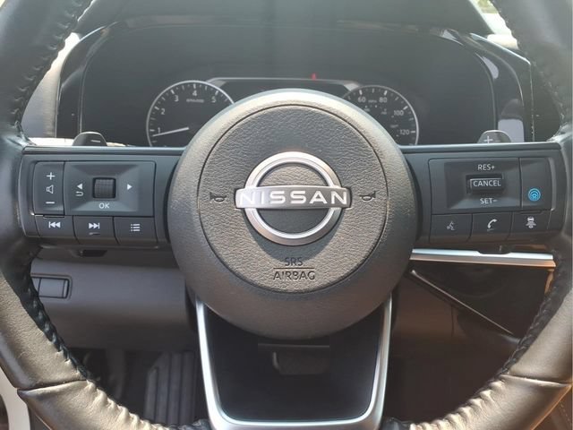 Used 2024  Nissan SV image 12