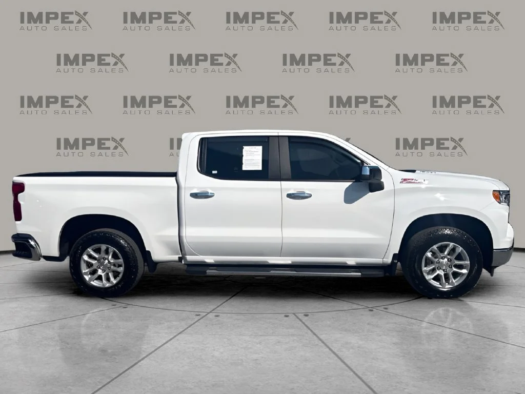 Used 2025 White Chevrolet LT image 6
