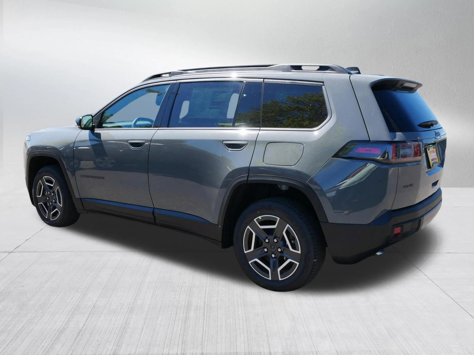 New 2026 Sting-Gray Clear-Coat Exterior Paint Jeep Limited image 5