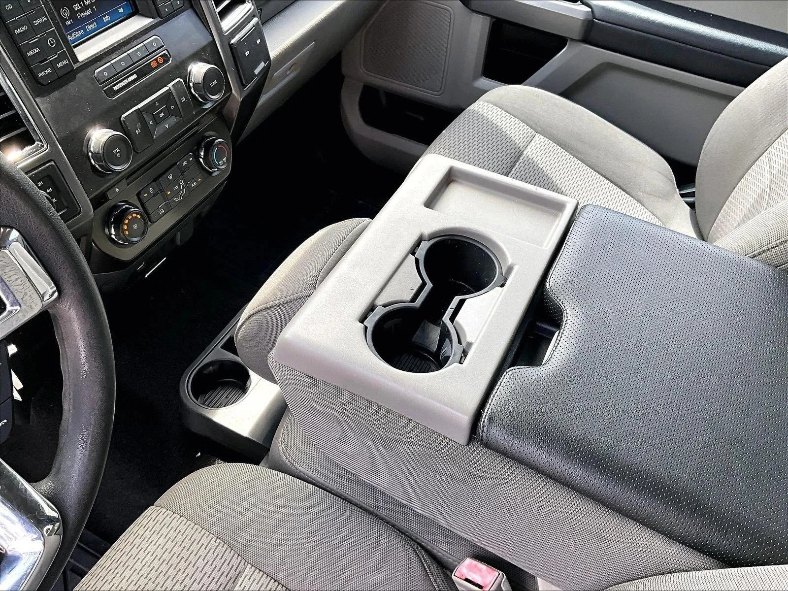 Used 2017 Oxford White Ford XLT image 15