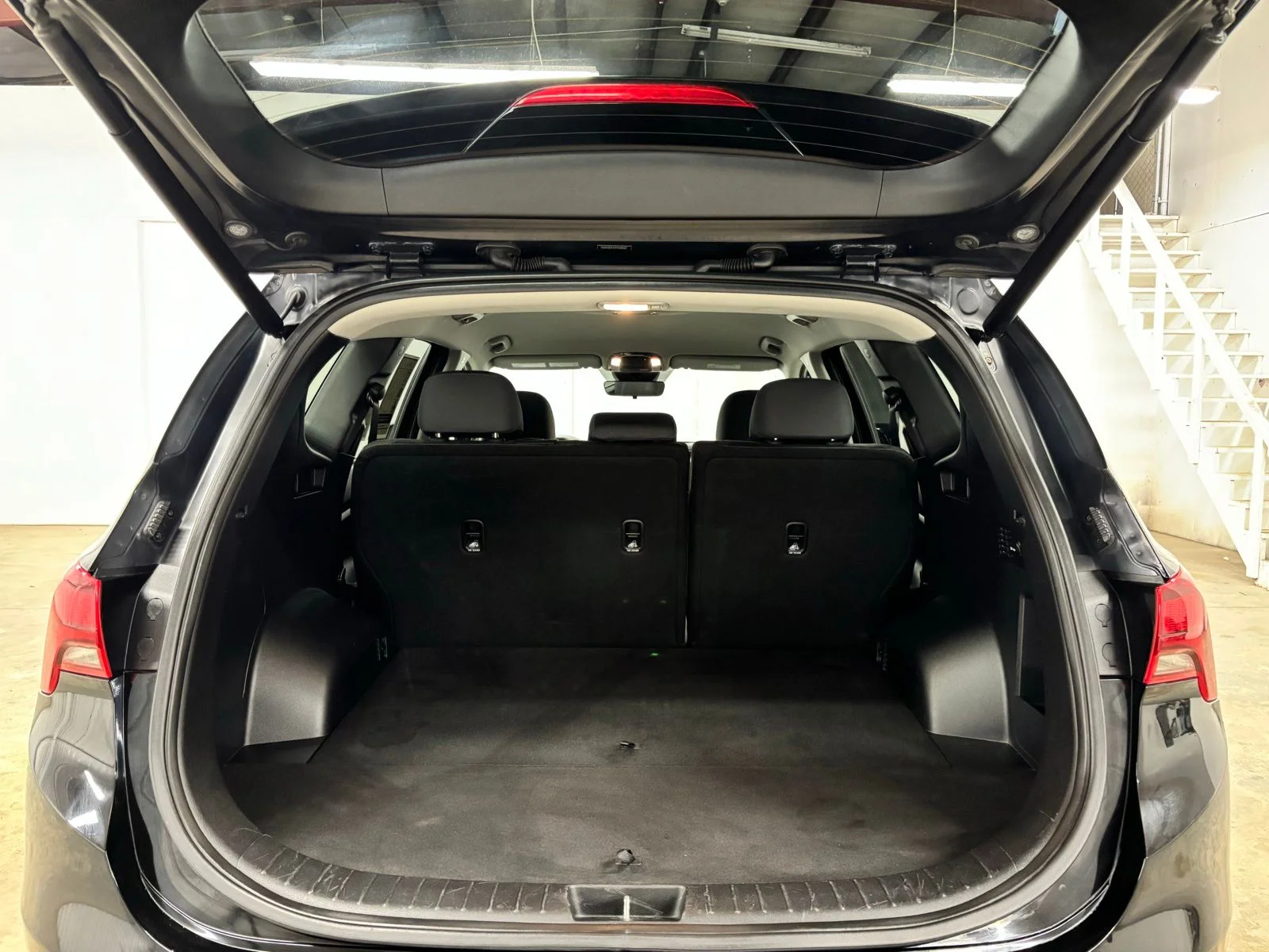 Used 2023 Black Hyundai SEL image 23