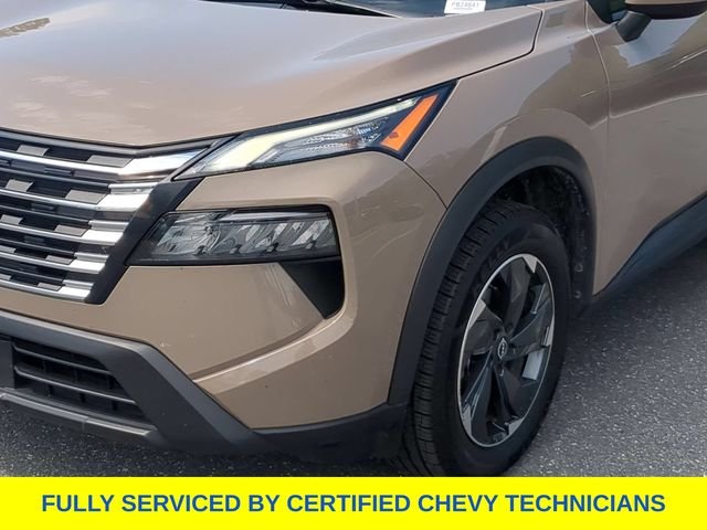 Used 2025 Beige/tan Nissan SV image 15