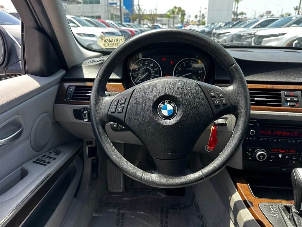 Used 2011 Titanium Silver Metallic BMW 328i xDrive image 19