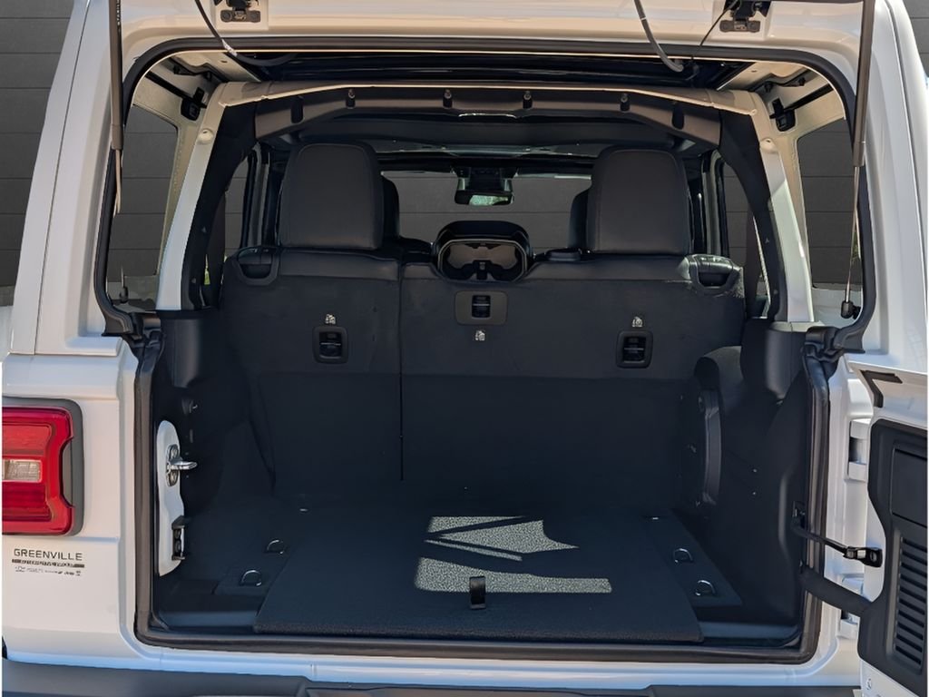New 2026 Bright White Clear-Coat Exterior Paint Jeep Sahara image 7