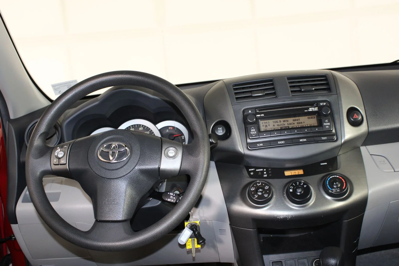 Used 2012 Red Toyota Base image 28