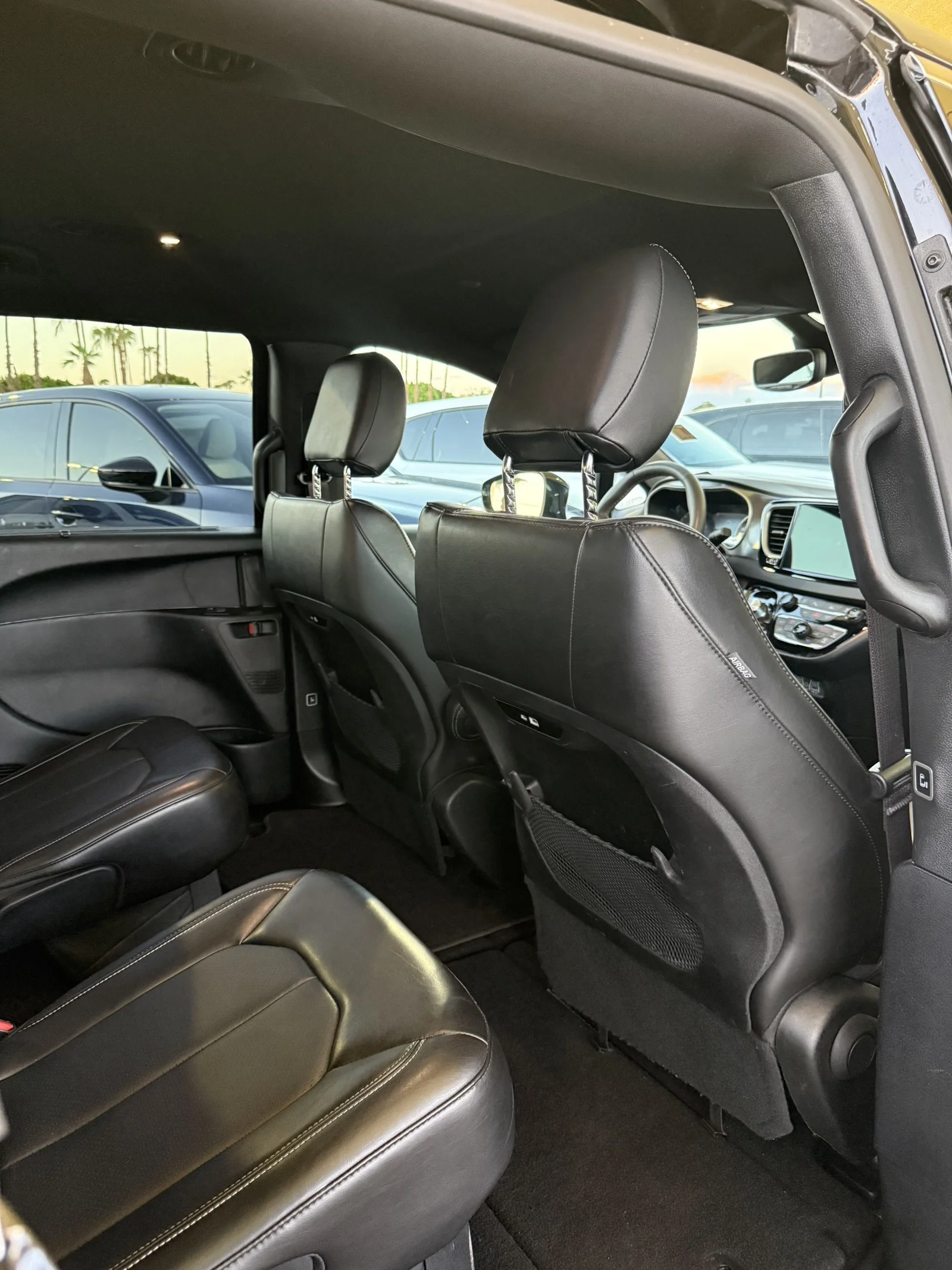 Used 2025 Diamond Black Crystal Pearlcoat Chrysler Select image 11