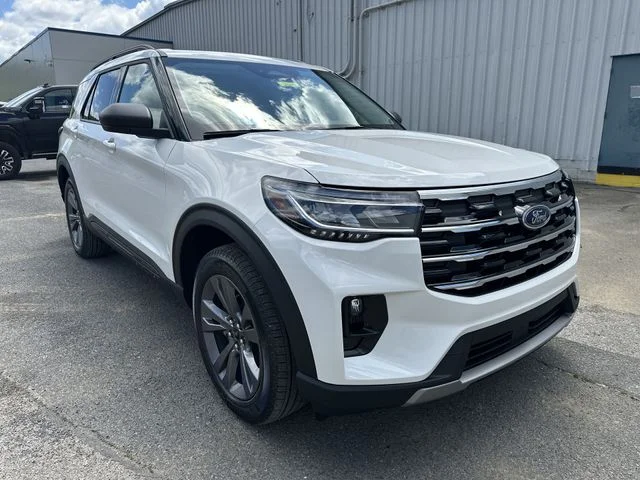 New 2026 Star White Metallic Tri-Coat Ford Active image 11
