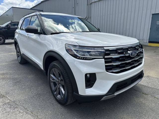 New 2026 Star White Metallic Tri-Coat Ford Active image 11
