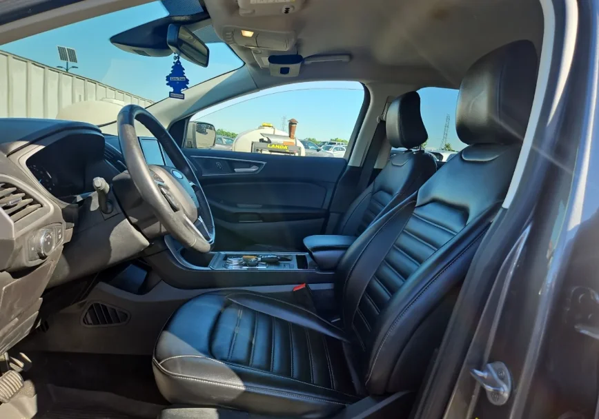 Used 2022 Gray Ford SEL image 5