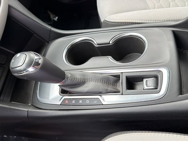 Used 2019 IRIDESCENT PEARL TRICOAT Chevrolet LT image 24