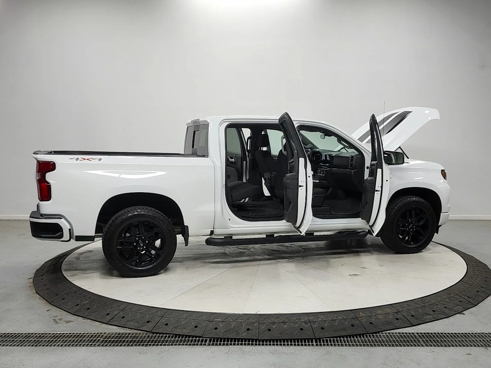 Used 2023 White Chevrolet RST image 16