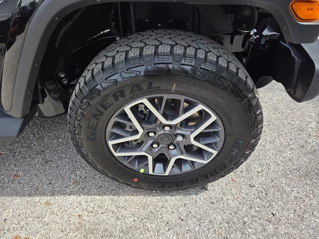 New 2026 Black Clear-Coat Exterior Paint Jeep Sahara image 19