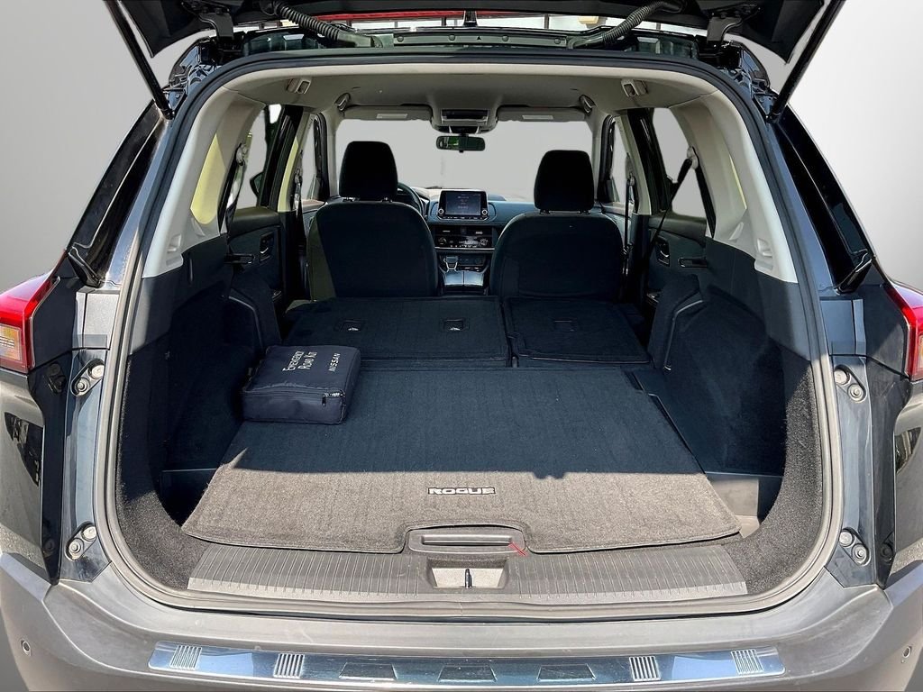 Used 2023 Black Nissan SV image 8