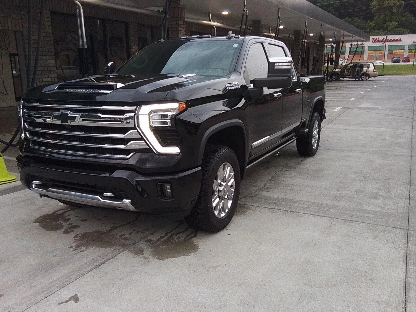 Used 2024 Black Chevrolet High Country image 1