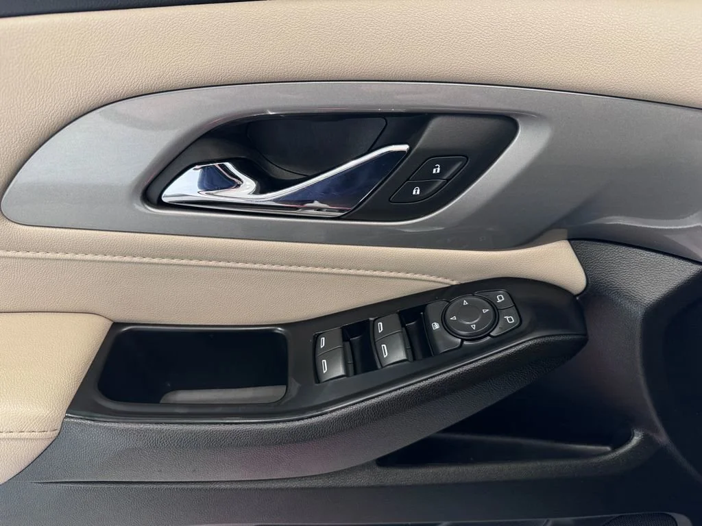 2023 Chevrolet Traverse LS - Photo 24