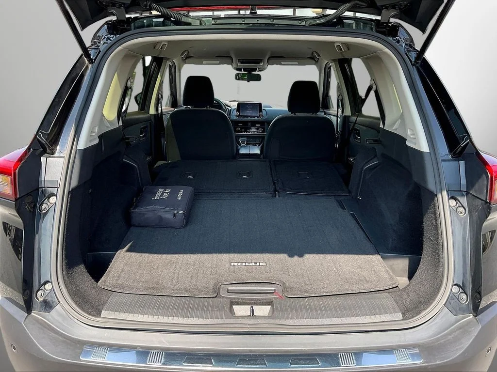 Used 2023 Black Nissan SV image 8