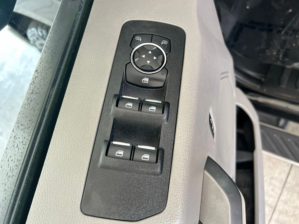 Used 2019 Black Ford XLT image 39