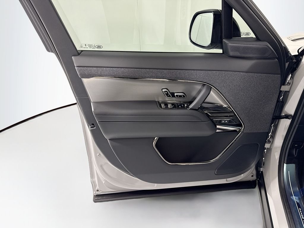 New 2026 Borasco Grey Land Rover Dynamic SE image 26