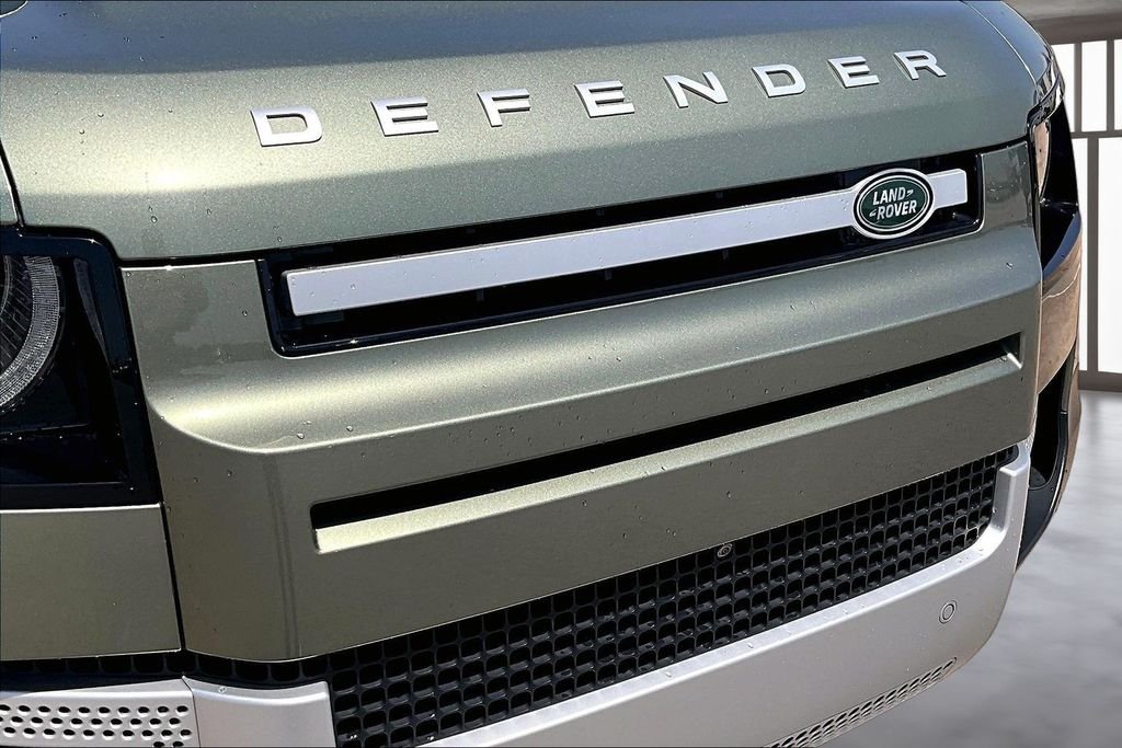 Used 2025 Green Land Rover S image 28