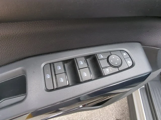 Used 2025 Silver Nissan SV image 13