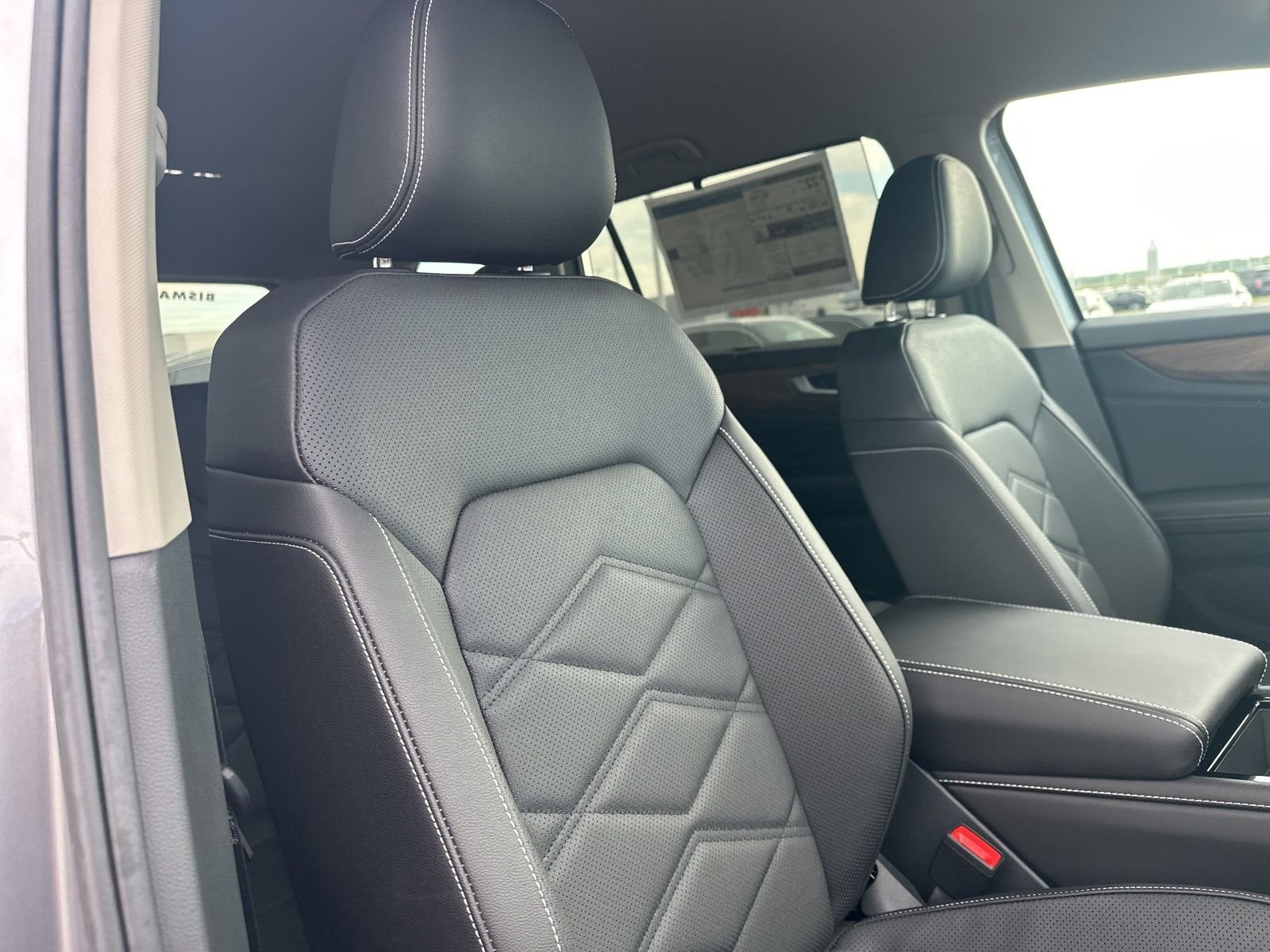 New 2026 Silver Volkswagen 2.0T SE w/Technology image 41