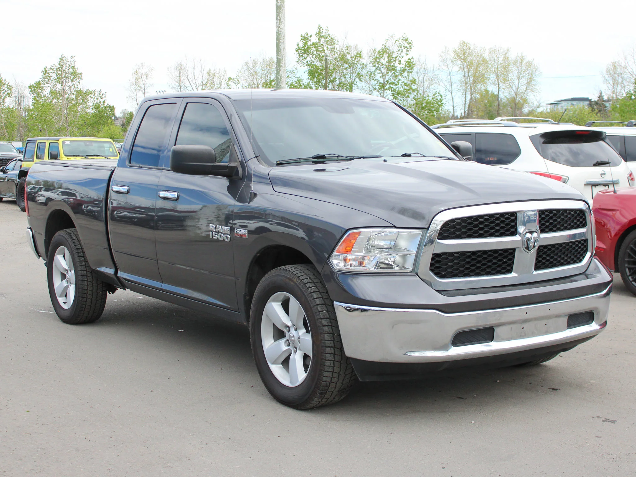 Used 2017 Grey RAM SLT * 5.7L HEMI V8 | Bedliner | Great Work Truck | Winter Tires | Two Keys | Cruise Control image 6