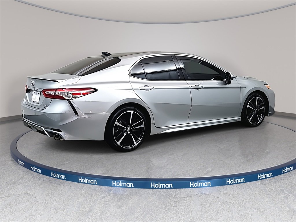 2020 Toyota Camry XSE photo 3