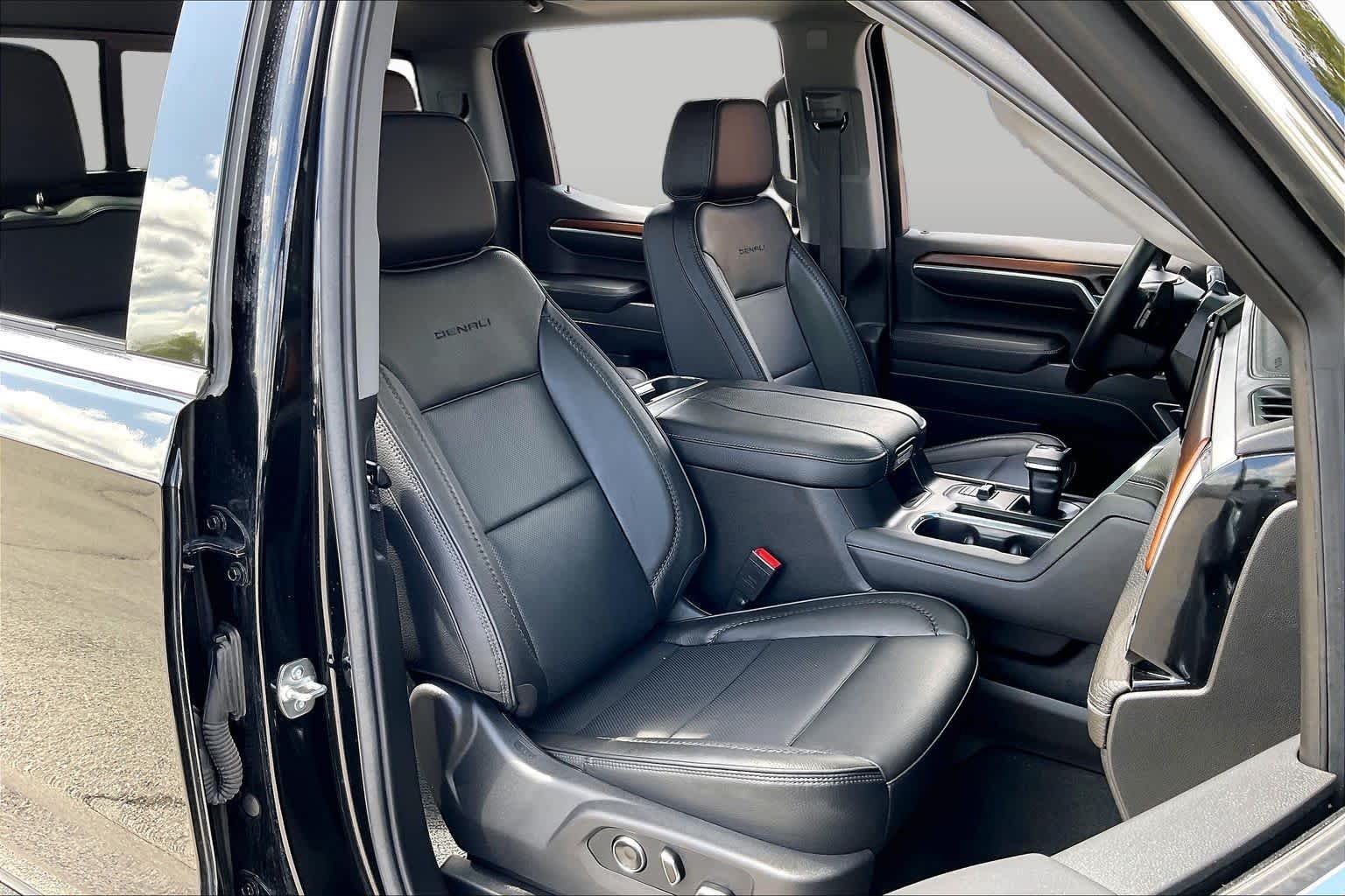 Used 2026 Onyx Black GMC Denali image 9