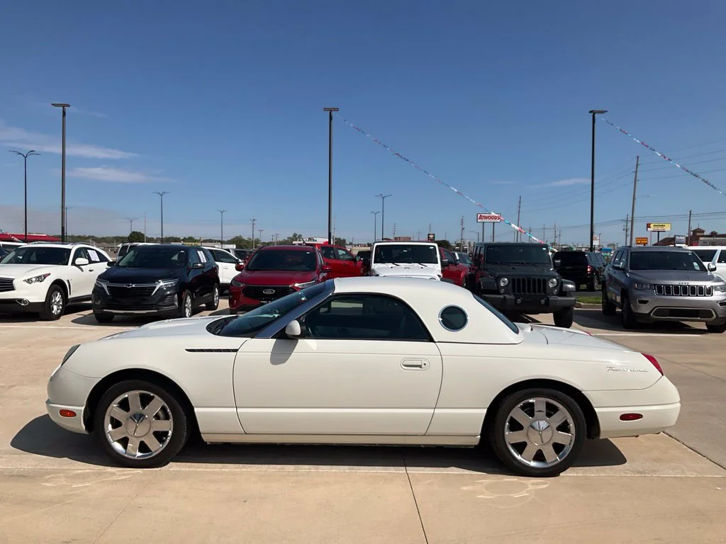 Used 2002 White Ford Base image 26