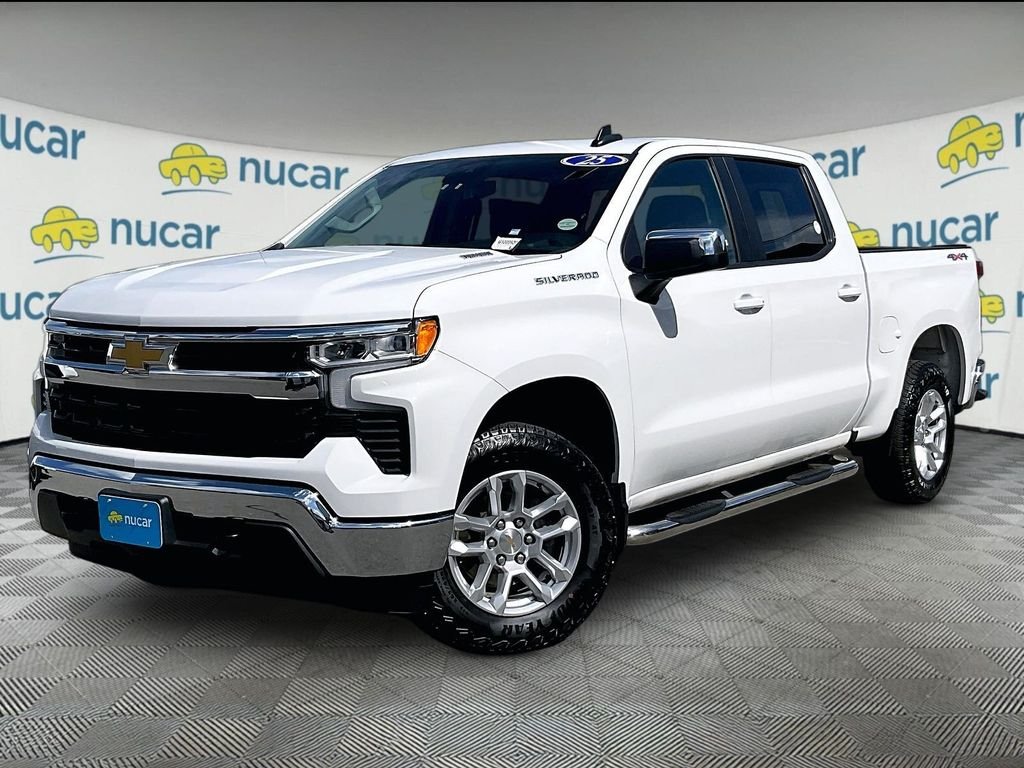 Used 2025 Summit White Chevrolet LT image 3