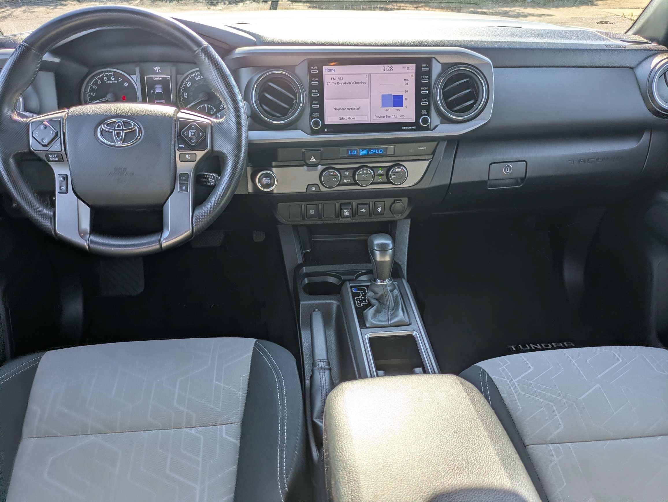 Used 2023 White Toyota  image 15
