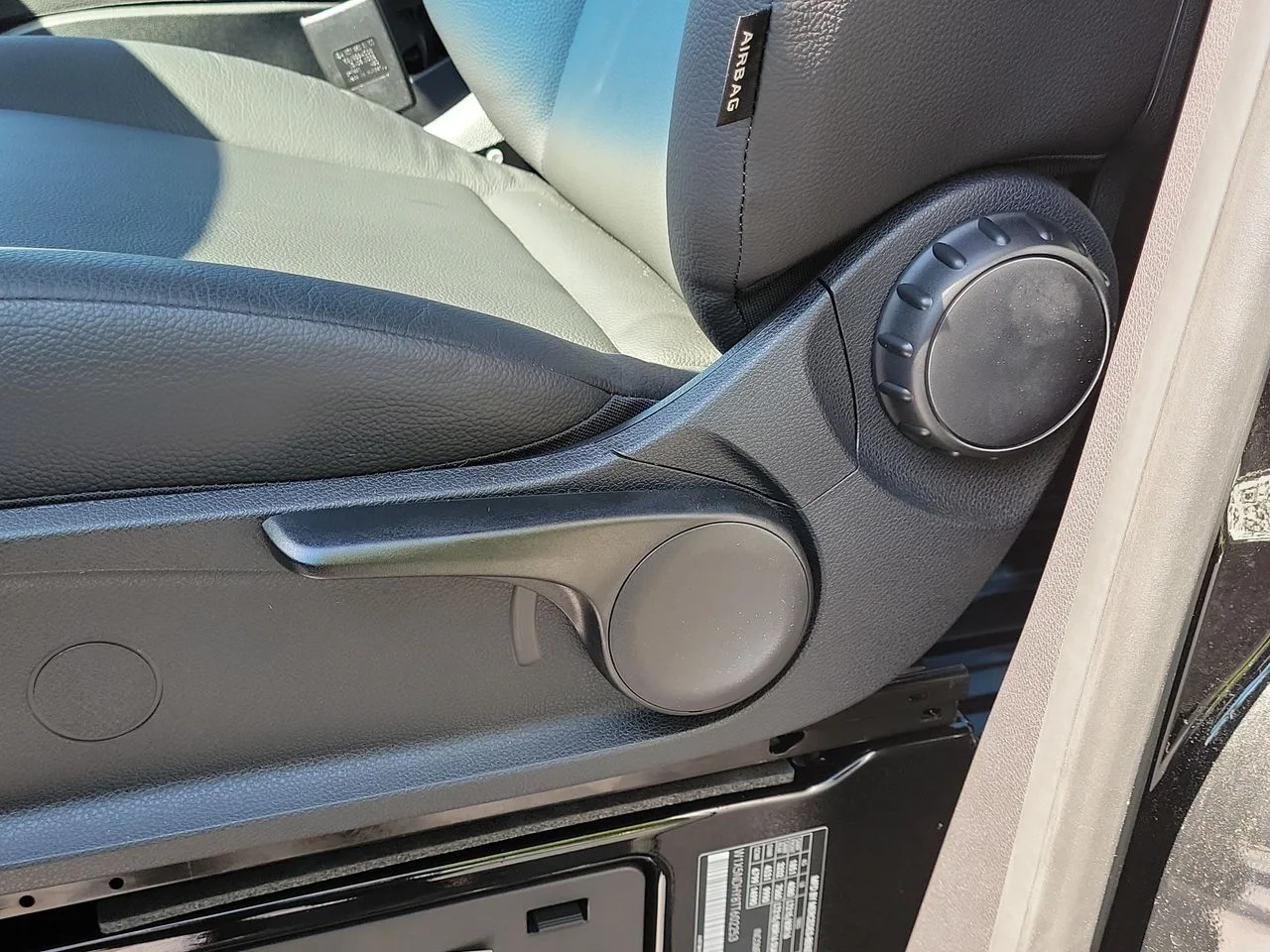New 2026 Obsidian Black Metallic Mercedes-Benz Cargo 170 WB image 20