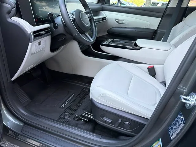 Used 2025 Gray Hyundai SEL Convenience image 9