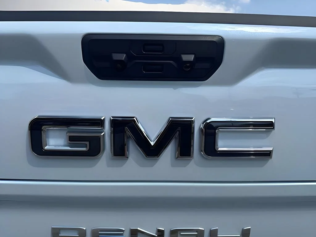 New 2026 Glacier White Tricoat GMC Denali Ultimate image 30