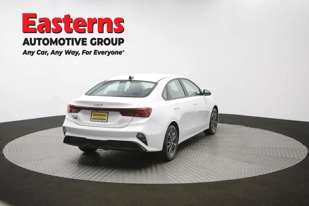 Used 2023 White Kia LXS image 40