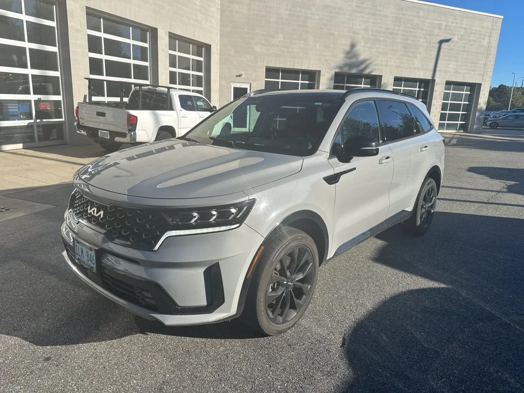 Used 2023 Gray Kia SX image 3