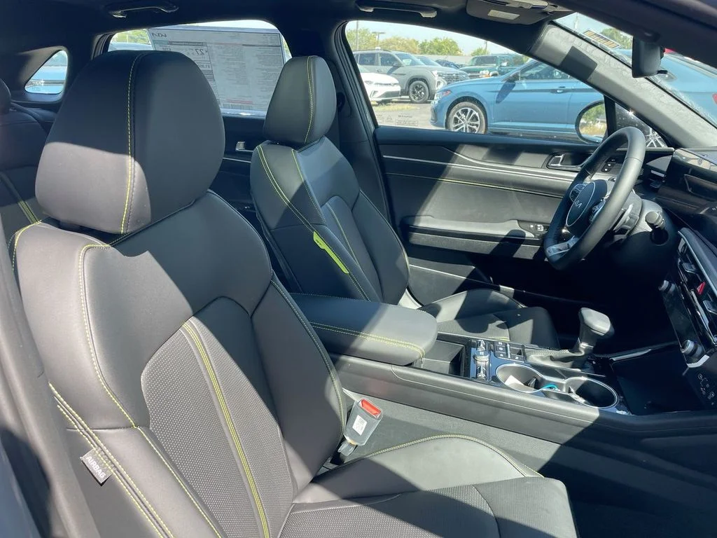 New 2026 Wolf Gray Kia GT image 52