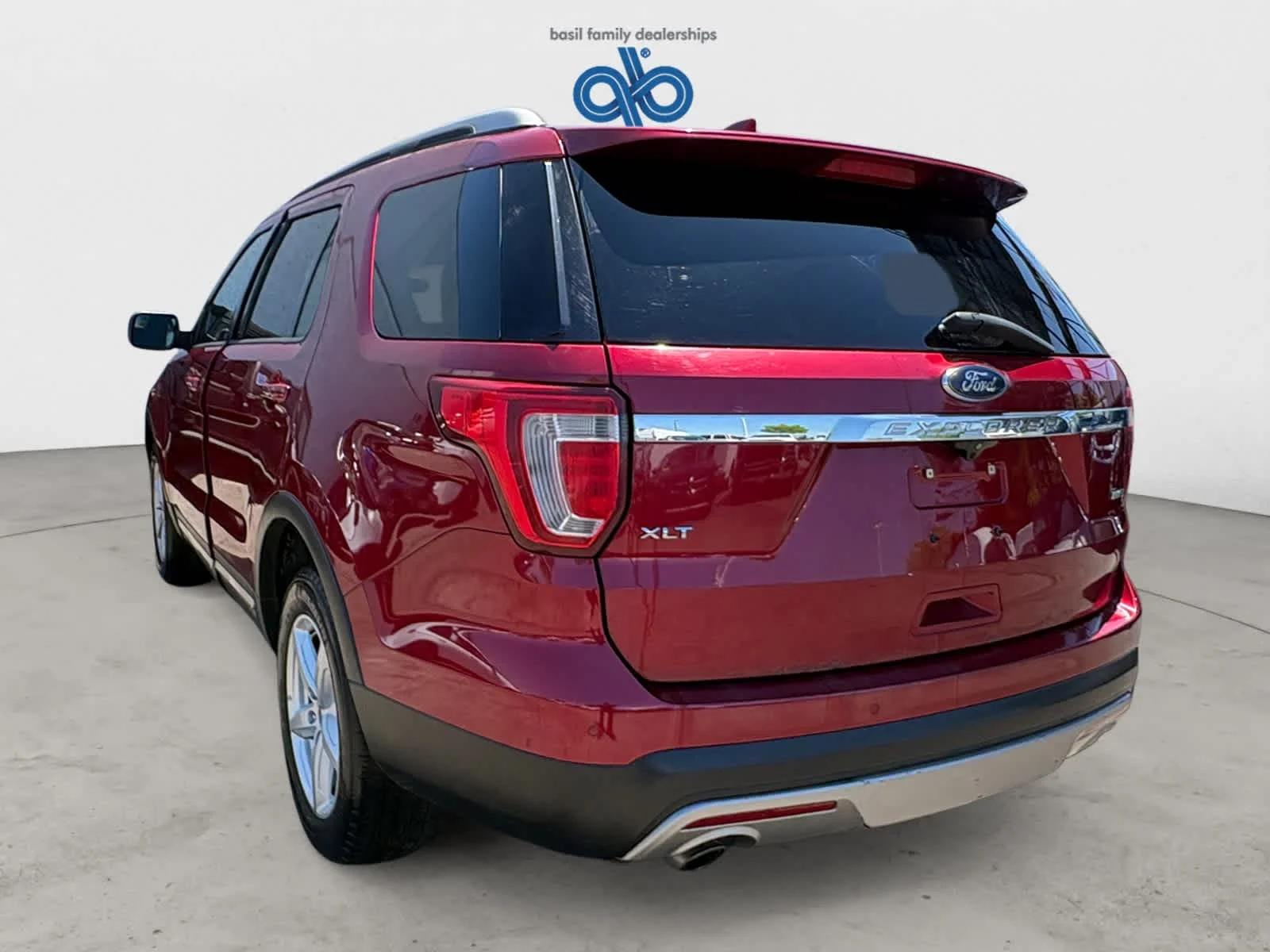 Used 2016 Ruby Red Metallic Tinted Clearcoat Ford XLT image 5