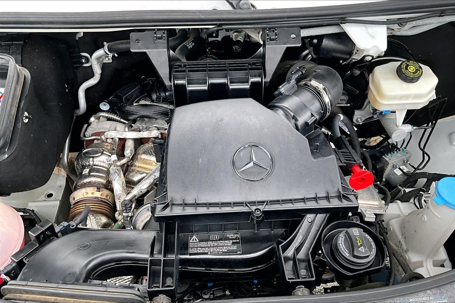 Used 2025 Arctic White Mercedes-Benz  image 35
